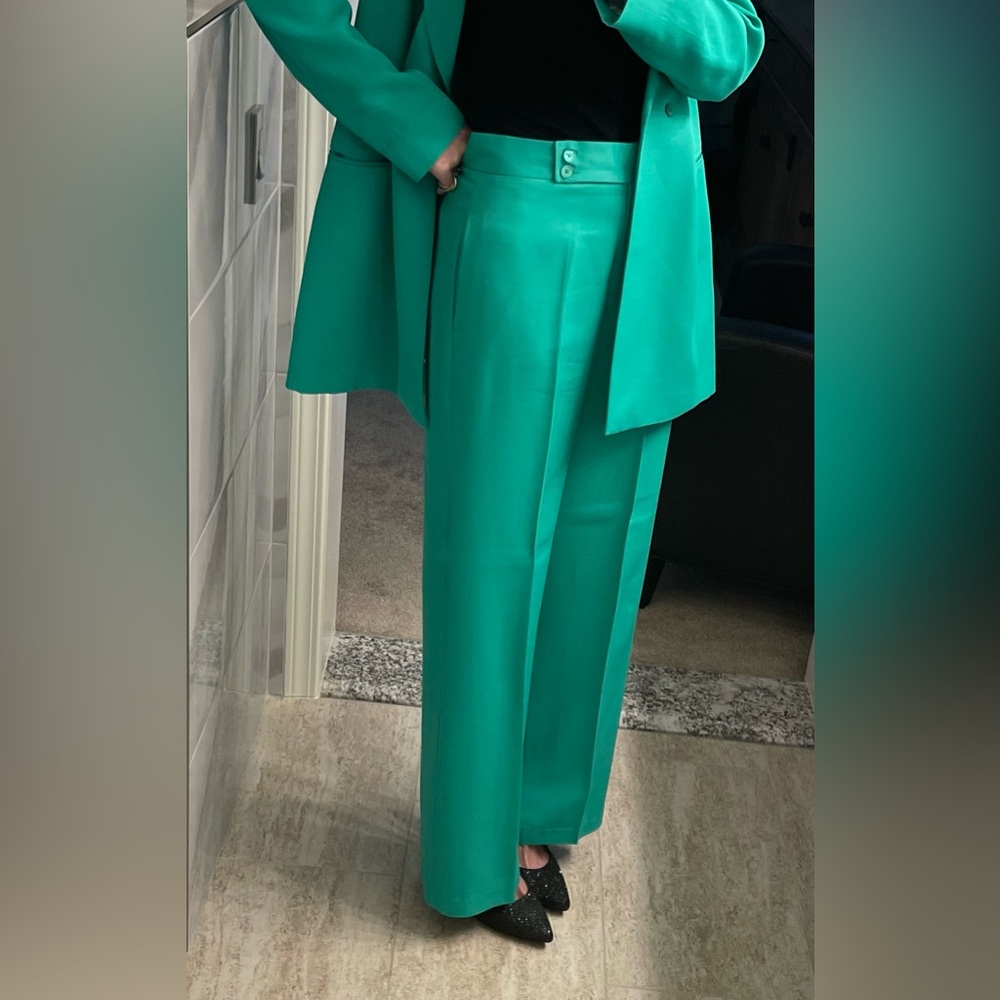 Elegant Green Women's Pants